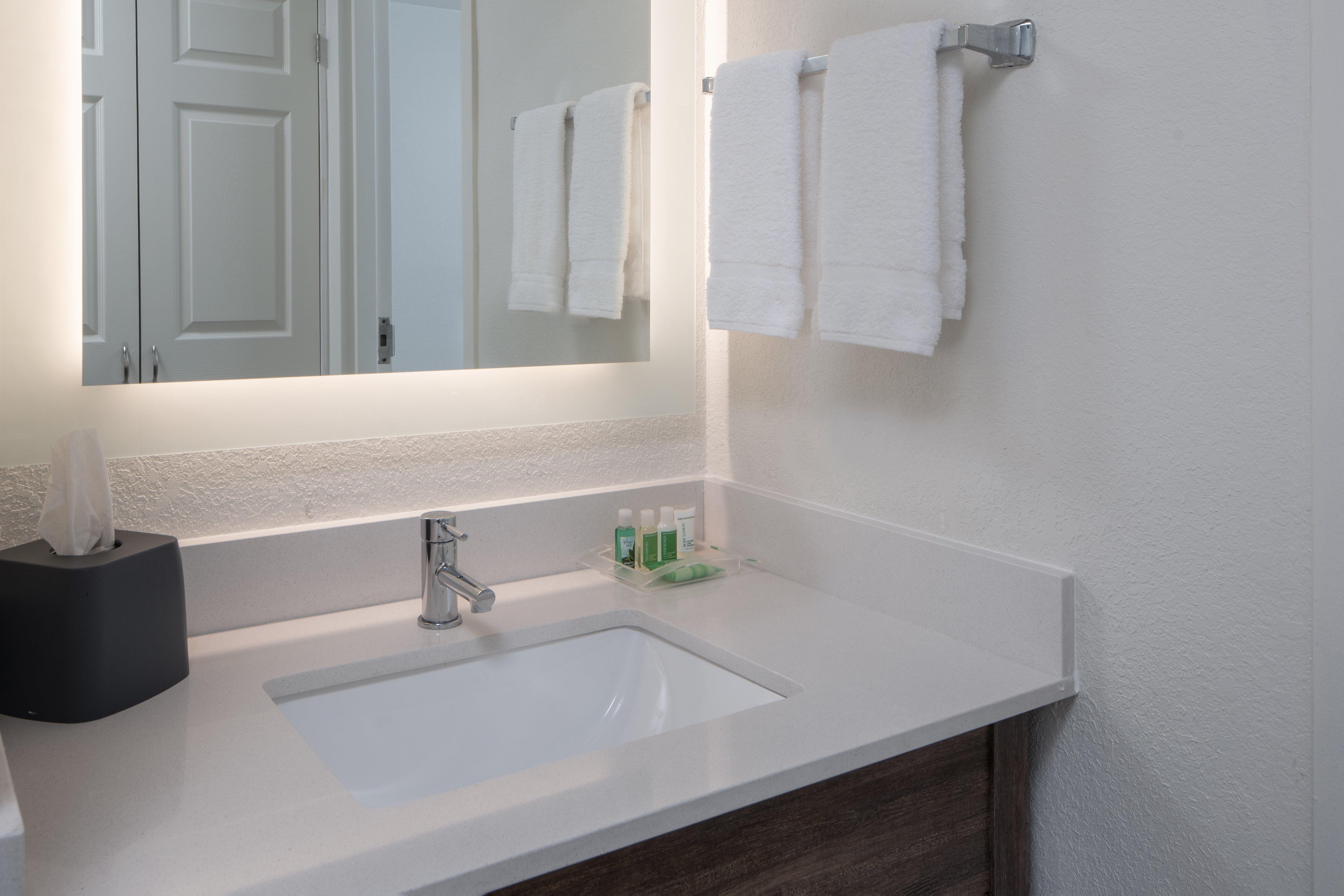 Hotel Westshore - Airport Area By Ihg