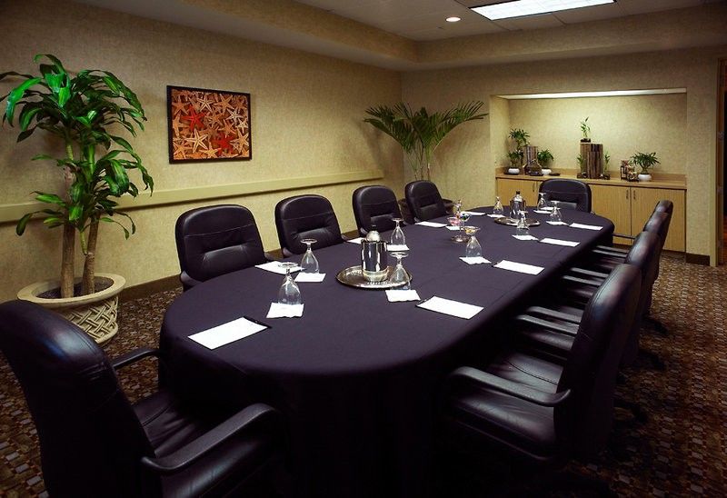 Westshore - Airport Area By Ihg Hotel 3*