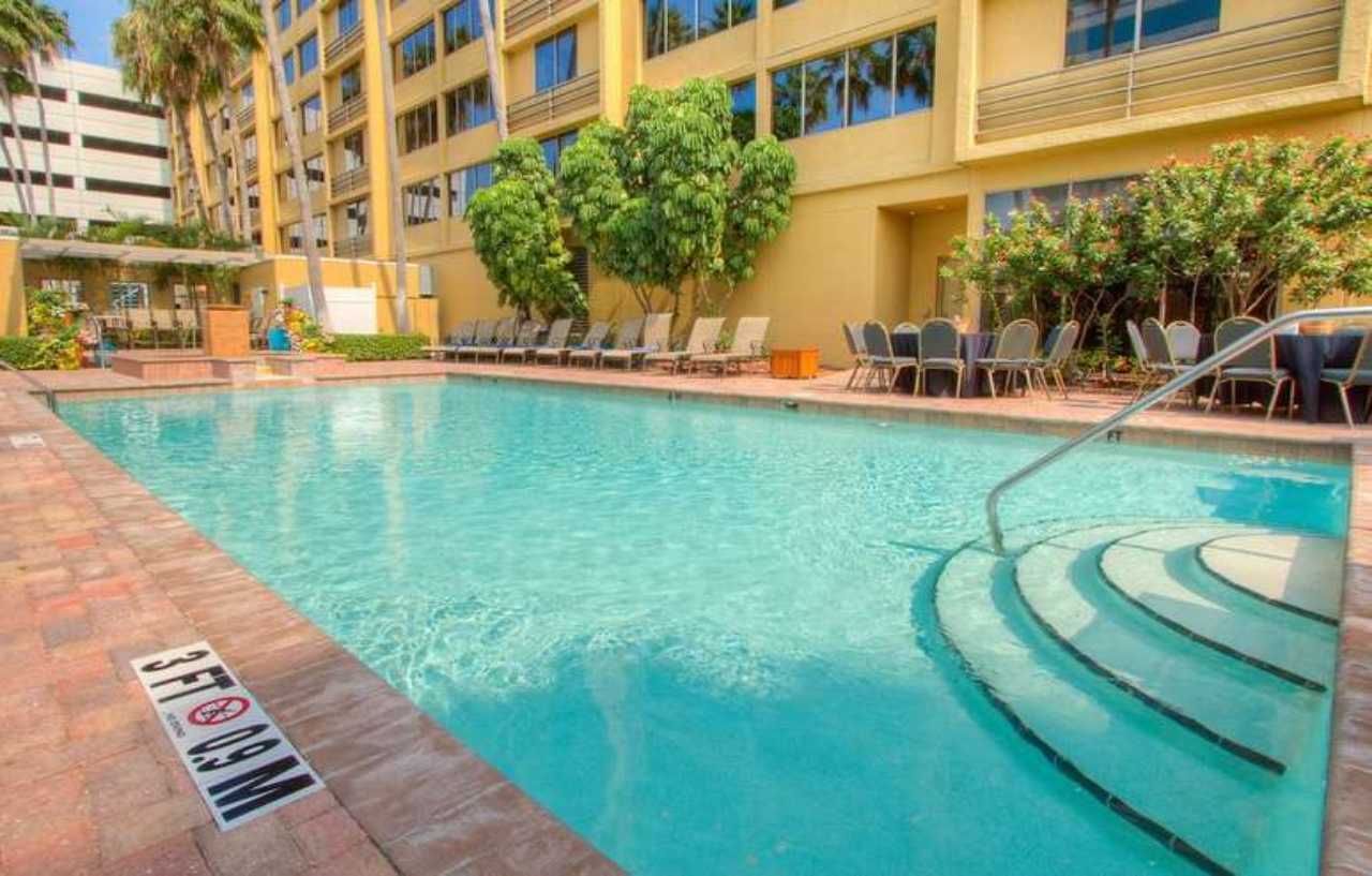 Westshore - Airport Area By Ihg 3*